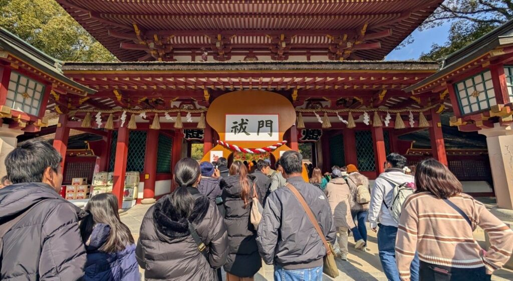 大宰府天満宮の境内の様子の実写画像